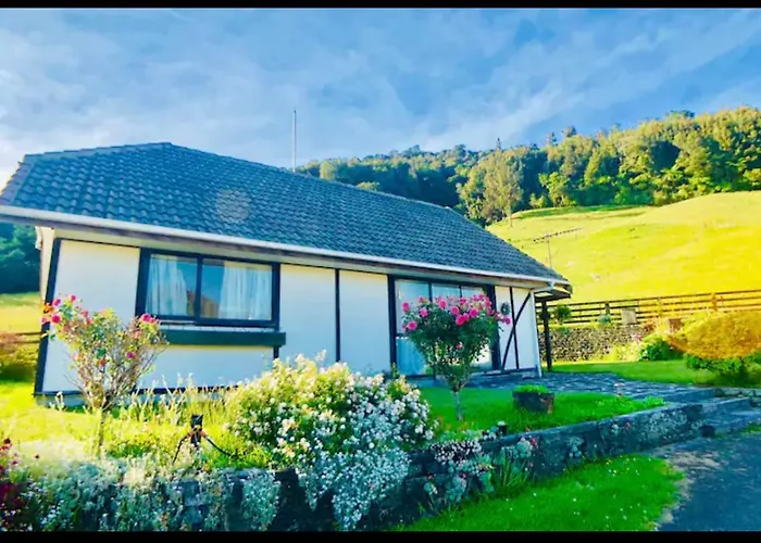 Skyline Mountain View Cottage