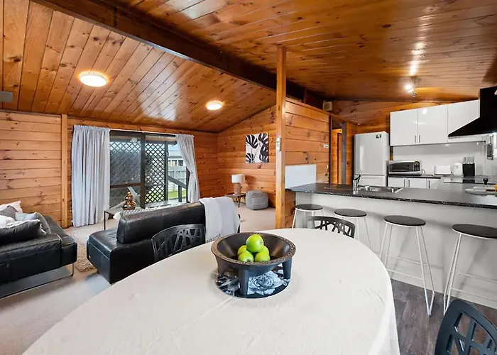 3 Bedroom Rotorua Home Sleeps 6 Fast Wifi Free Parking Ideal For Families Or Longer Work Stays