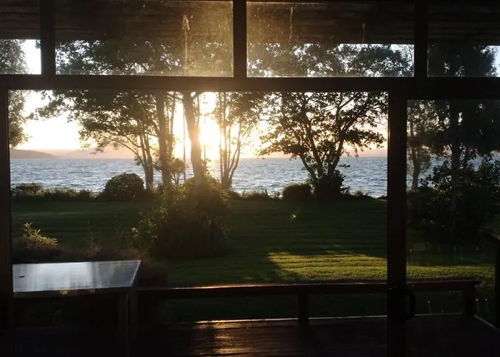 Kiwi On The Lake 3 Bedroom,Chalet Villa