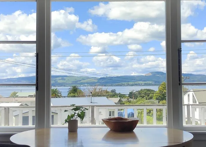 Lake, Mountain View Cottage - Near Major Attractions