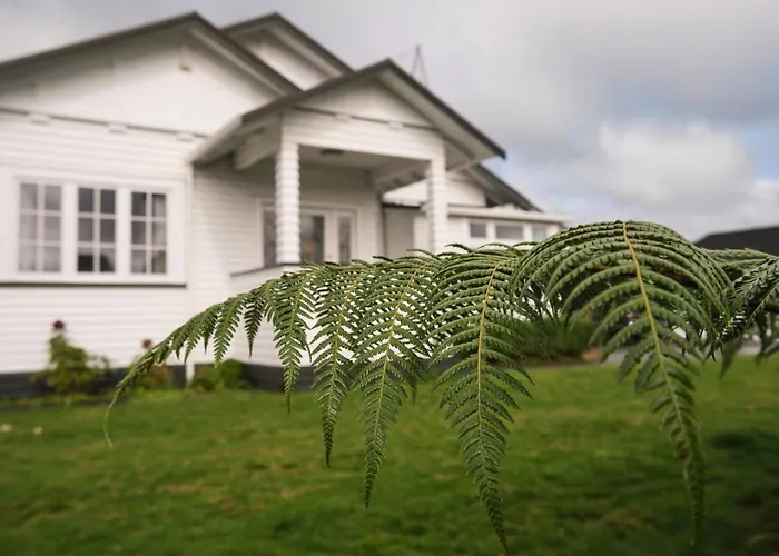 Victorian Designs - Spacious Home In Rotorua Central