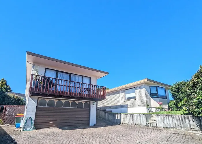 Available Now! Family Home Near Redwood Forest
