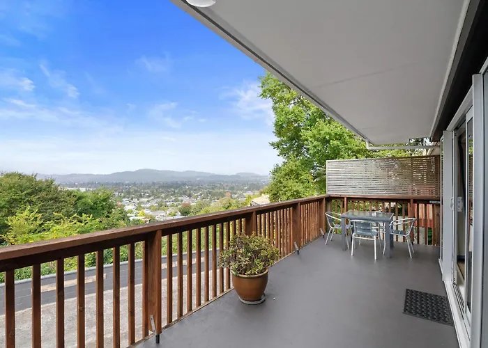 Skyline Staycation - Rotorua Holiday Home