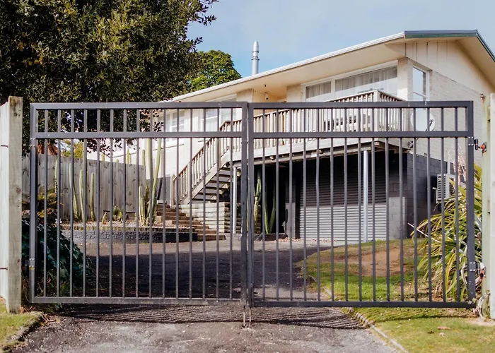3 Bedroom House Rotorua Fully Fenced & Secure
