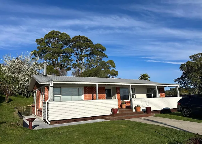Rotorua Lakes Cottage