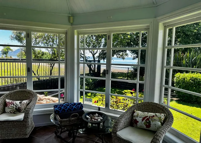 The Lake House With Private Spa Lake Rotorua
