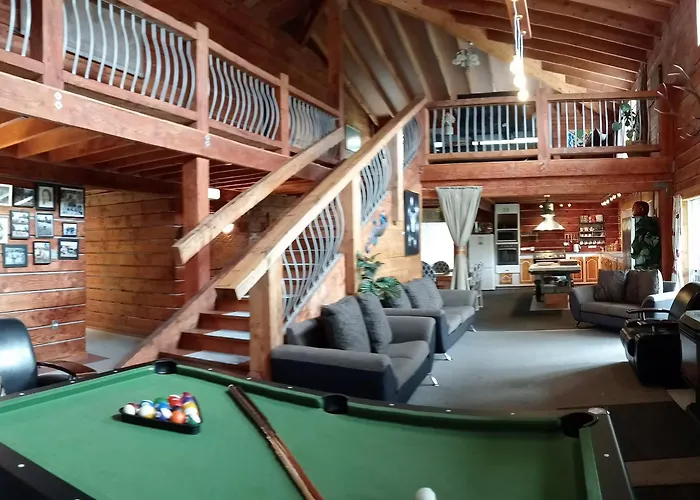 7Bdr Lodge Up To 16 Guests Book Now!