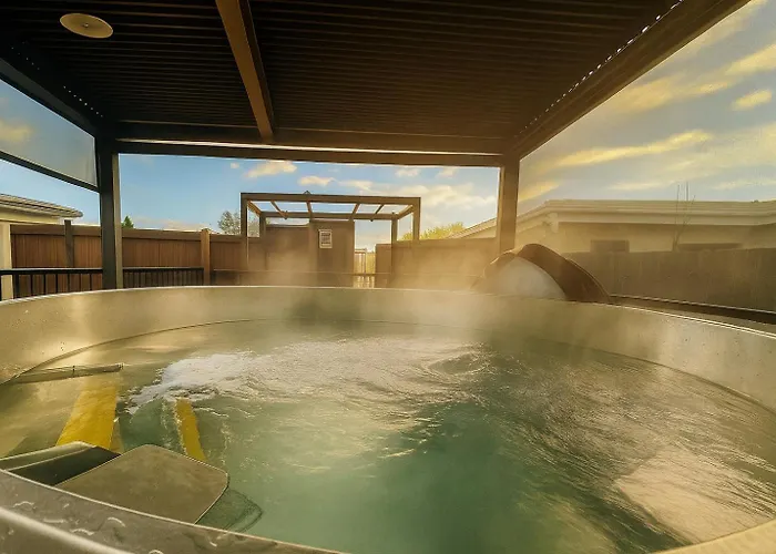 Natural Geothermal Hot Spring Retreat Rotorua