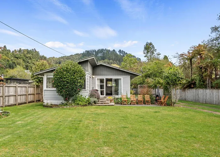 Tranquil Hideaway - Lake Okareka Holiday Home