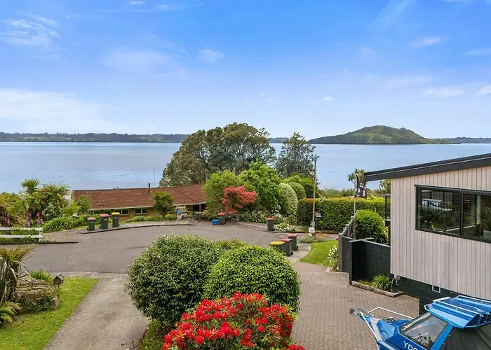 Inn Manahi - Cute One Bedroom With Sun Deck And Great Lake Views