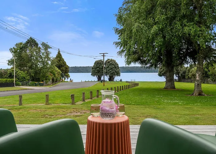 Rotoiti Escape - Lake Rotoiti Holiday Home