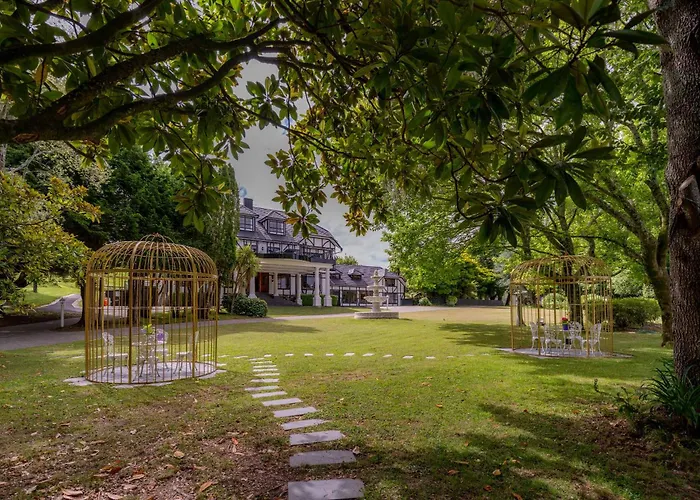 Hana Lodge