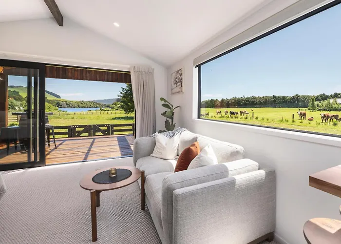 Kotare Lakeside Retreat