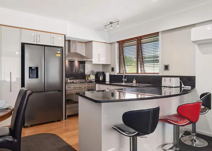 Toru - Amazing City Apartment Near The Lakefront With King Bed