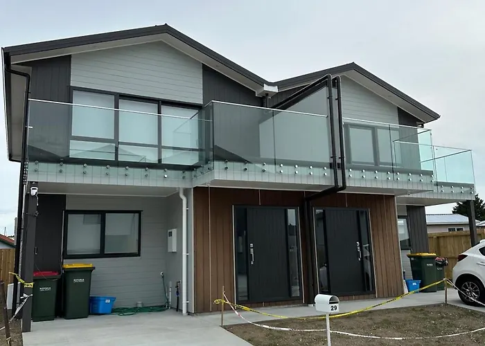 Brand New Modern Comfort Home - 3 Bedroom 2 Bathrm