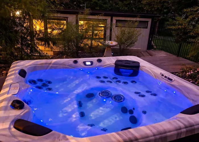 Boutique Tiny Home Rotorua With Private Hot Tub