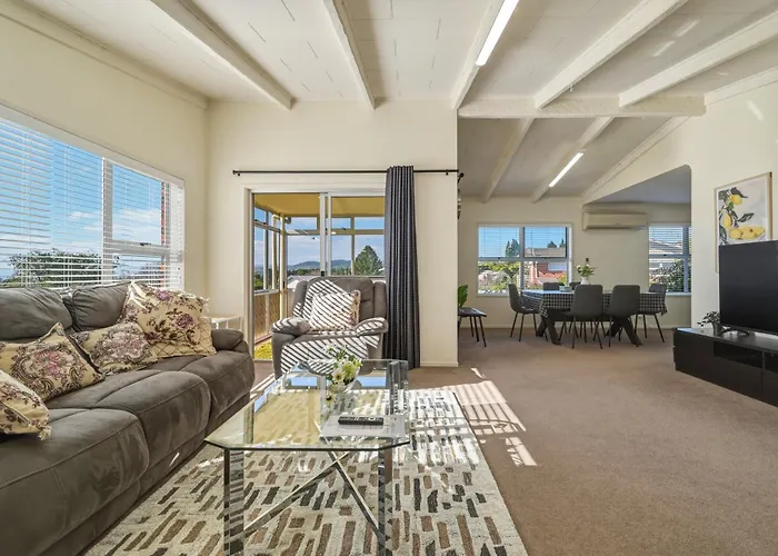Springfield Bliss With Lake View