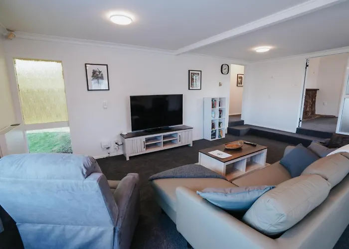Redwood Lodge Retreat By Aotearoa Escapes