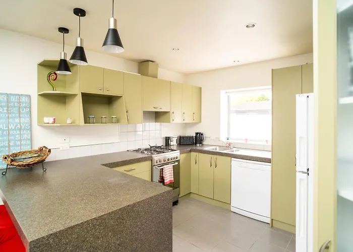 Central Rotorua Family Townhouse