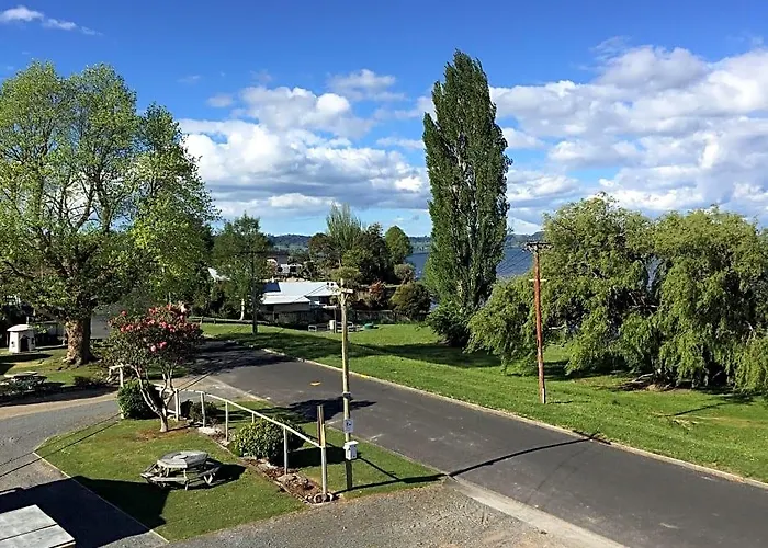 Waiteti Lakefront Motel