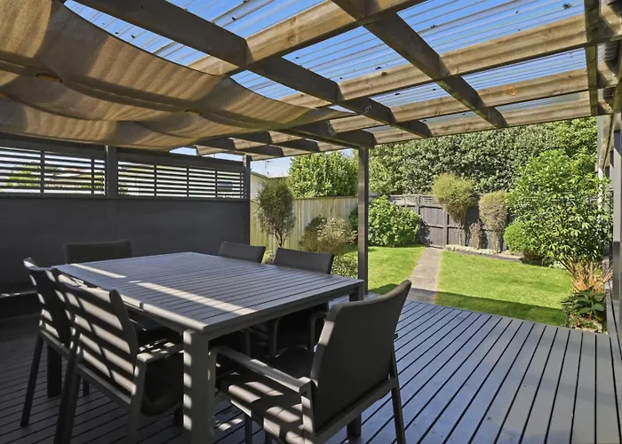 Rotorua Retreat - Stylish 2Br With Covered Deck