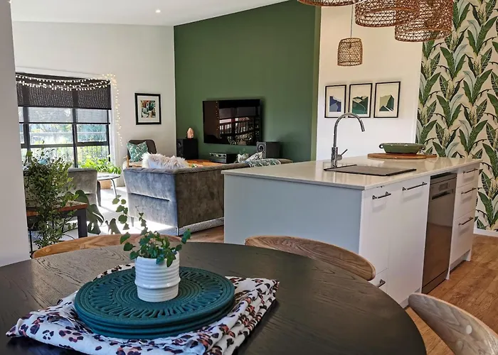 Birdsong Lodge