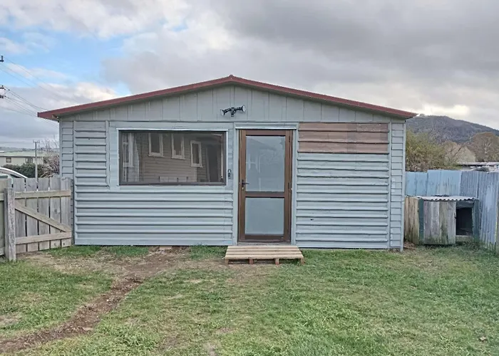 4 Double And 2 Sofa Bed Studio B