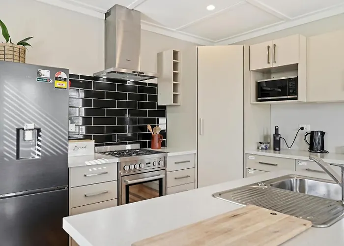 Maison Millie - Central Pet-Friendly Sleeps 4